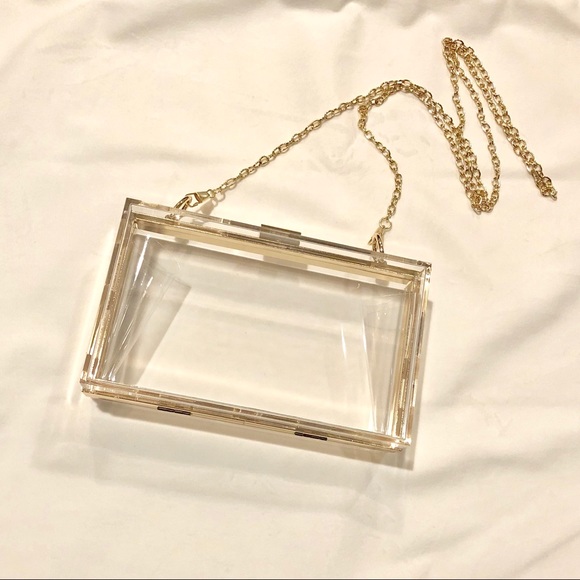 Handbags - HOST PICK 💕 Clear acrylic clutch with chain